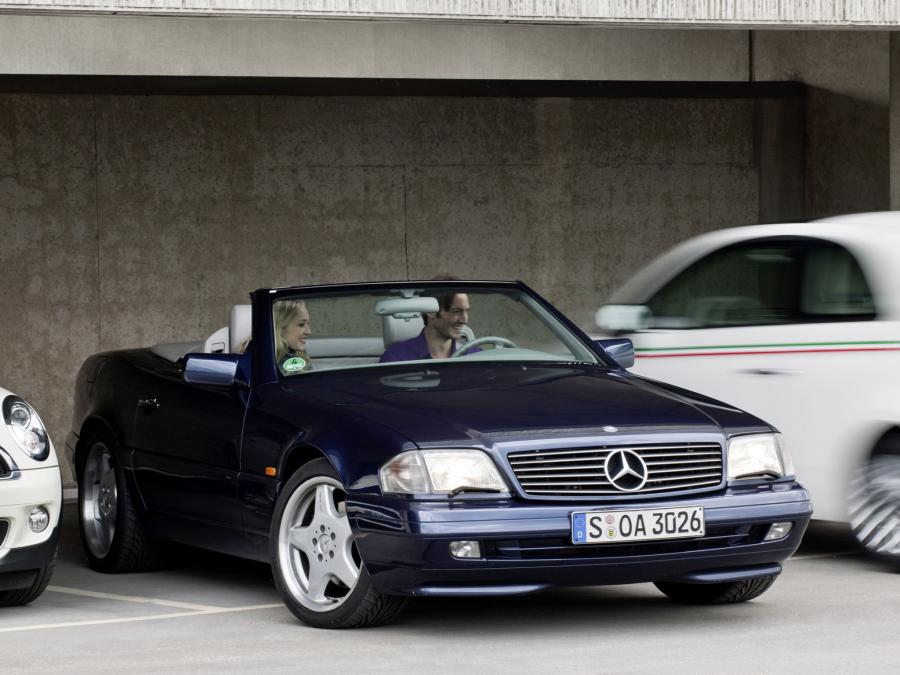  Mercedes-Benz SL500 1993 года  (фото 13 из 15)